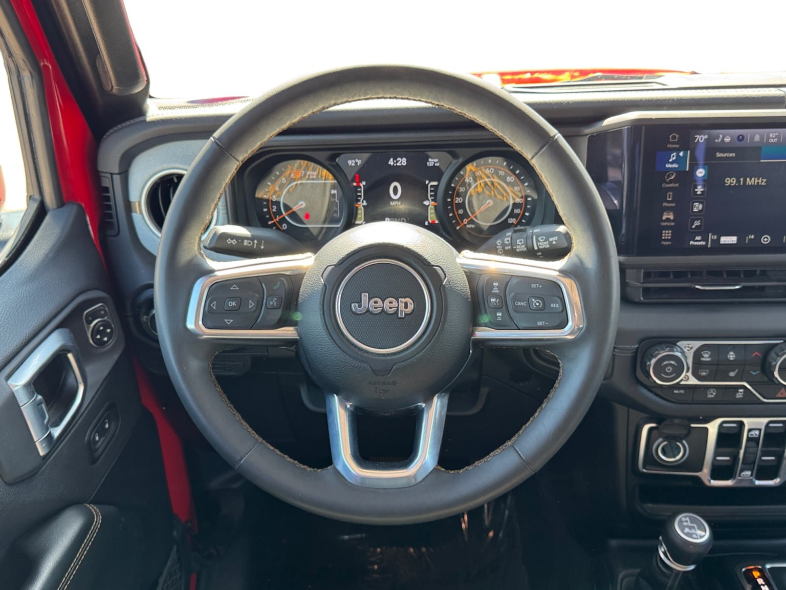 Used 2025 Jeep Wrangler Unlimited Sahara AWD/4WD image 13