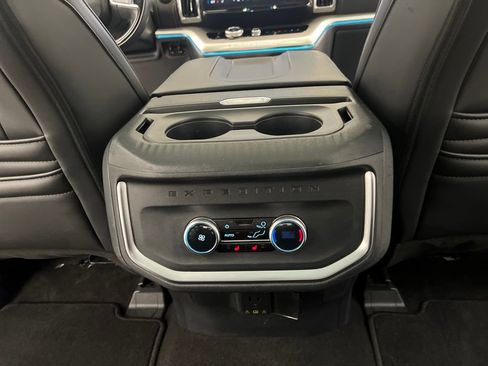 Used 2025 Ford Expedition Platinum image 24