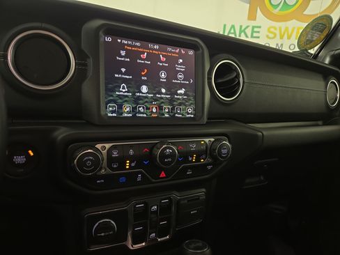 Used 2022 Jeep Wrangler Unlimited Sahara w/ Cold Weather Group AWD/4WD image 20