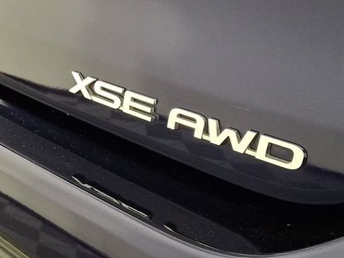 Used 2023 Toyota Highlander XSE AWD/4WD image 32