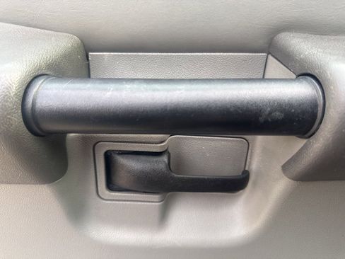 Used 2003 Ford Explorer Sport Trac XLT image 34