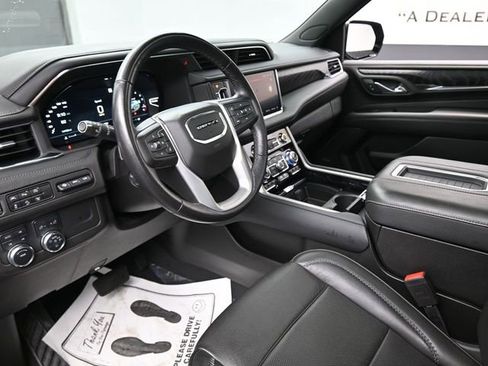 Used 2023 GMC Yukon XL Denali AWD/4WD image 18
