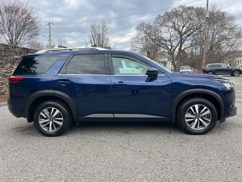 Used 2024 Nissan Pathfinder SL image 7