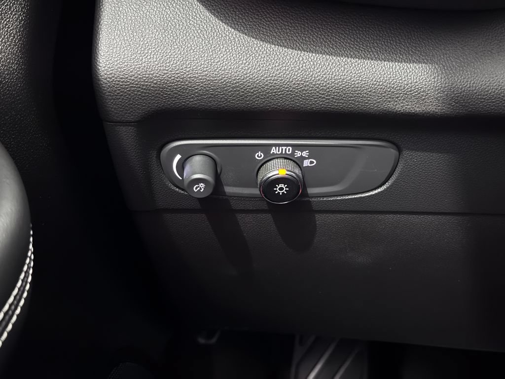 Certified 2023 Buick Envision Essence AWD/4WD image 24