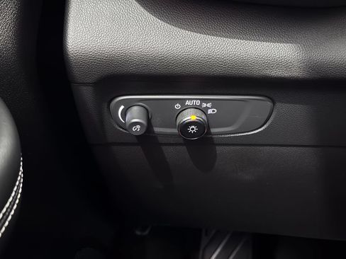 Certified 2023 Buick Envision Essence AWD/4WD image 24