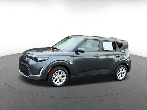 Used 2025 Kia Soul LX w/ LX Technology Package image 8