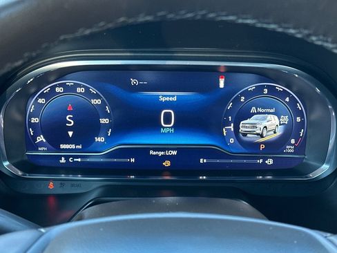 Used 2024 Chevrolet Suburban LT image 36