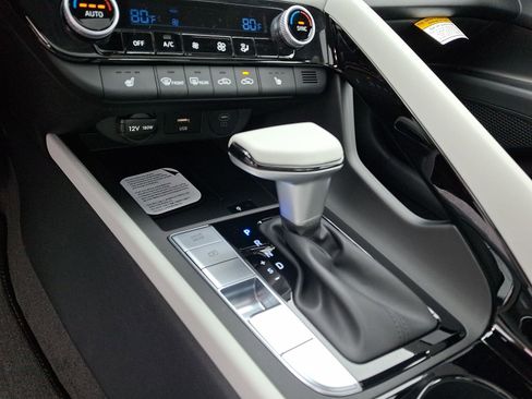 New 2026 Hyundai Elantra Limited FWD image 10