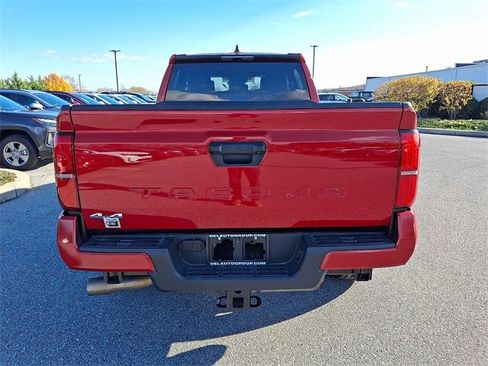 Certified 2025 Toyota Tacoma SR5 image 5
