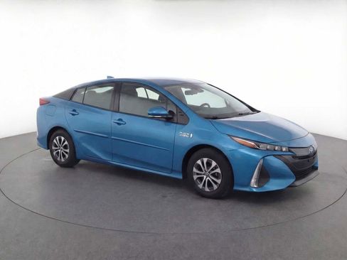 Used 2022 Toyota Prius Prime LE image 3