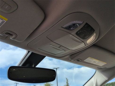 Certified 2021 Chrysler Voyager Lxi image 20