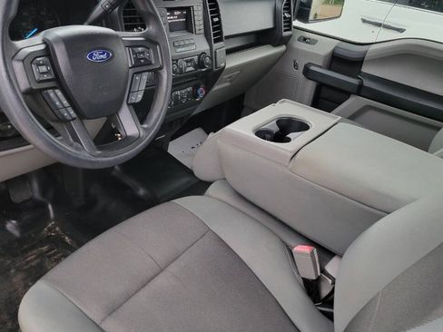Used 2018 Ford F150 XL w/ Equipment Group 101A Mid AWD/4WD image 4