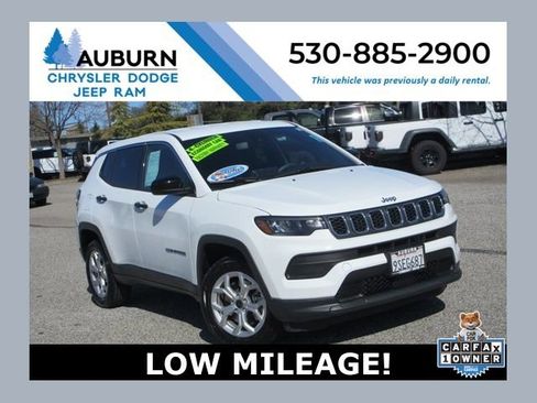 Used 2025 Jeep Compass Sport image 1