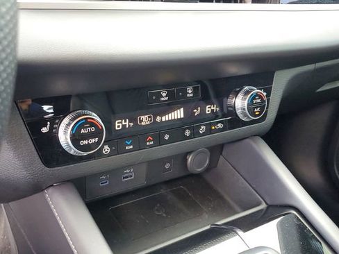 Used 2024 Mitsubishi Outlander SEL Black Edition image 27