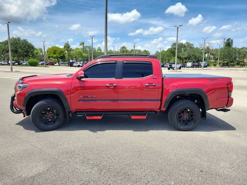 Used 2022 Toyota Tacoma SR5 w/ Technology Package RWD image 2