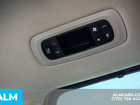 Used 2024 Chrysler Pacifica Touring-L FWD image 57