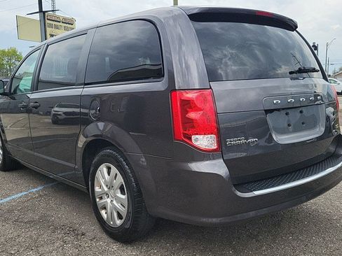 Used 2019 Dodge Grand Caravan SE FWD image 8