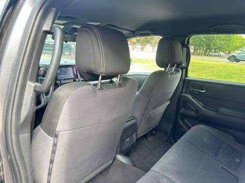 Used 2023 Nissan Frontier SV w/ Midnight Edition Package RWD image 17
