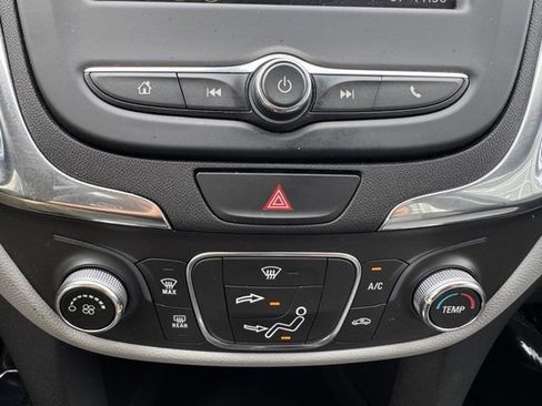 Used 2020 Chevrolet Equinox LS FWD image 18