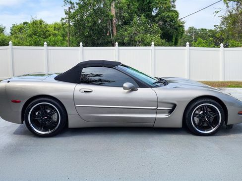 Used 1998 Chevrolet Corvette Convertible w/ Memory Pkg image 16