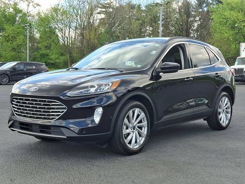 Used 2022 Ford Escape Titanium w/ Titanium Elite Package AWD/4WD image 3