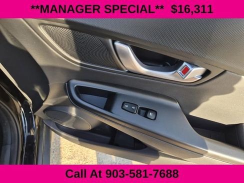 Used 2022 Hyundai Kona Limited FWD image 15