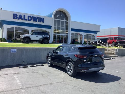 Used 2023 Chevrolet Blazer LT w/ Convenience Package FWD image 5
