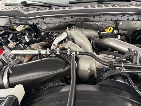 Used 2023 Ford F250 XLT w/ FX4 Off-Road Package image 30