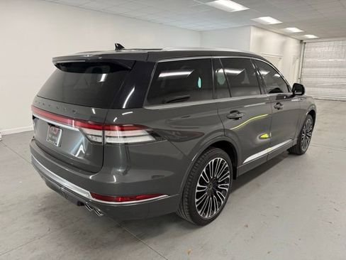 Used 2023 Lincoln Aviator Black Label w/ Class IV Trailer Tow Package image 6