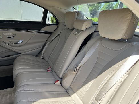 Used 2019 Mercedes-Benz S 560 Sedan image 34