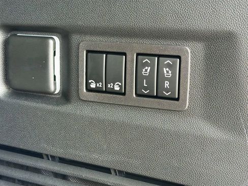 Used 2024 Chevrolet Tahoe Z71 w/ Z71 Off-Road Package image 16