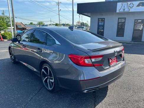 Used 2018 Honda Accord Sport image 8