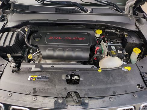 Used 2018 Jeep Compass Latitude w/ Popular Equipment Group image 29