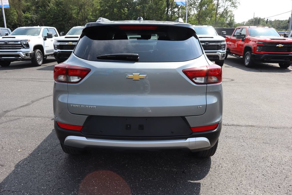 Used 2025 Chevrolet TrailBlazer LT w/ LT Cold Weather Package FWD image 30