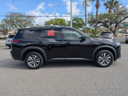 Certified 2023 Nissan Pathfinder SL AWD/4WD image 3