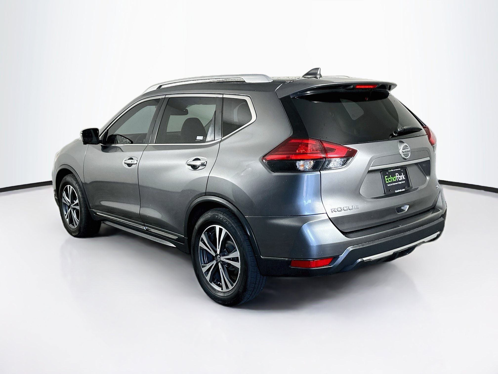 Used 2017 Nissan Rogue SL w/ SL Premium Package FWD image 5