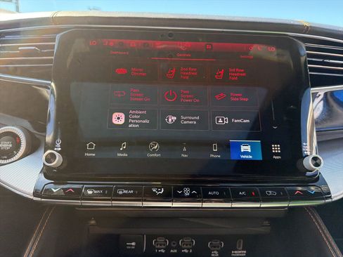 Used 2023 Jeep Grand Wagoneer Series III w/ Rear-Seat Entertainment Group AWD/4WD image 59