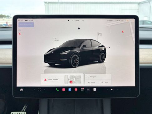 Used 2023 Tesla Model Y Performance image 10