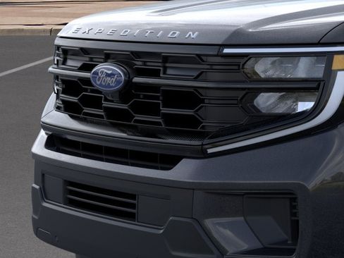 New 2026 Ford Expedition Active image 17