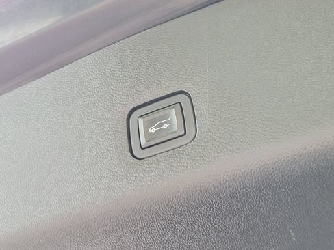 Used 2019 Chevrolet Traverse High Country w/ LPO, Floor Liner Package AWD/4WD image 33