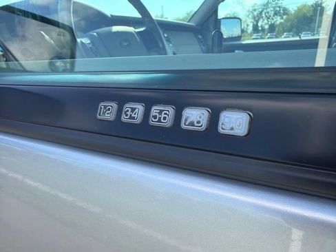 Used 2011 Ford Expedition XLT AWD/4WD image 22