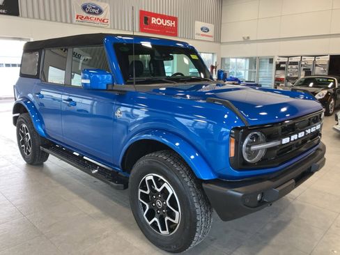 Used 2023 Ford Bronco Outer Banks image 3