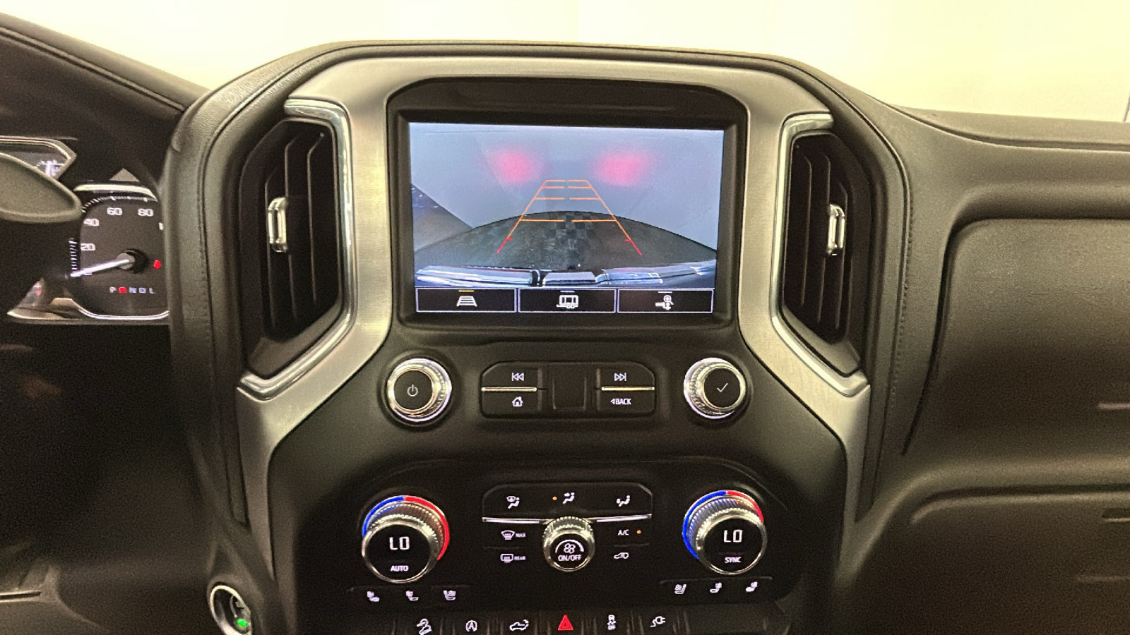 Used 2021 GMC Sierra 1500 SLT AWD/4WD image 29