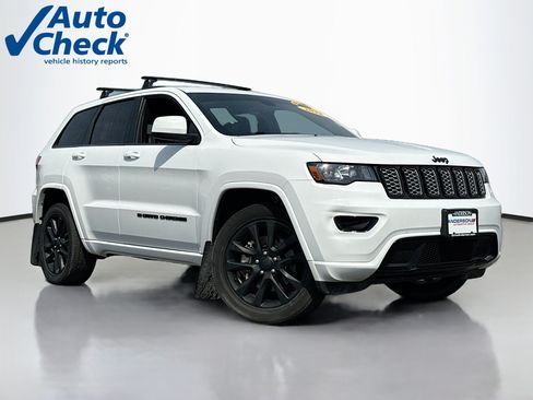 Used 2022 Jeep Grand Cherokee Laredo X AWD/4WD image 1