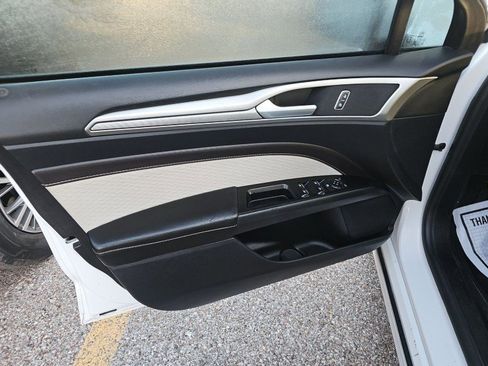 Used 2020 Ford Fusion SE w/ Equipment Group 151A image 8