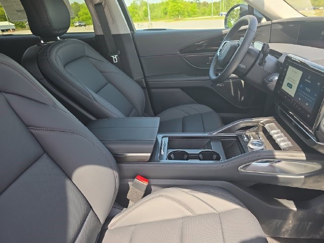 Used 2026 Lincoln Nautilus Premier w/ Equipment Group 102A AWD/4WD image 10