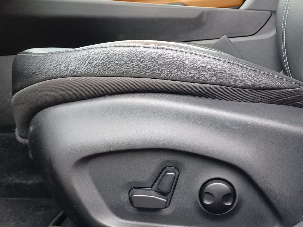 Used 2025 Jeep Compass Limited w/ Sun & Sound Group AWD/4WD image 6