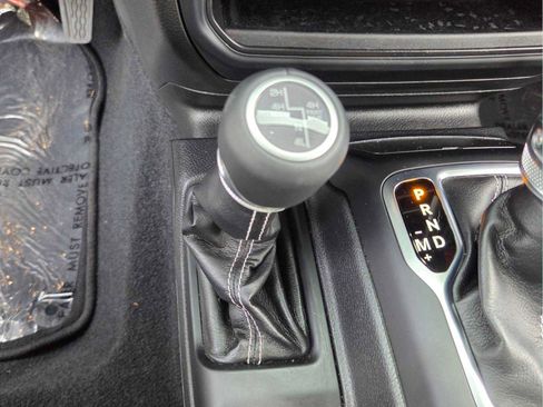 Used 2023 Jeep Wrangler Unlimited Sahara w/ Cold Weather Group AWD/4WD image 26