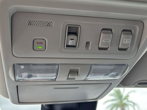 Used 2020 Nissan Titan SL w/ Moonroof Package image 35