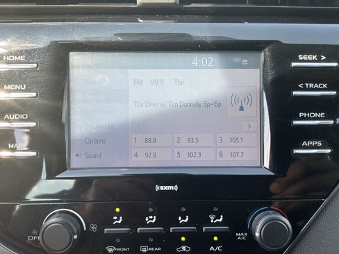 Used 2020 Toyota Camry LE FWD image 23
